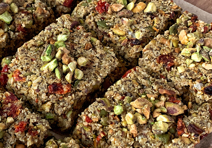 Barritas de avena con pistachos salados 