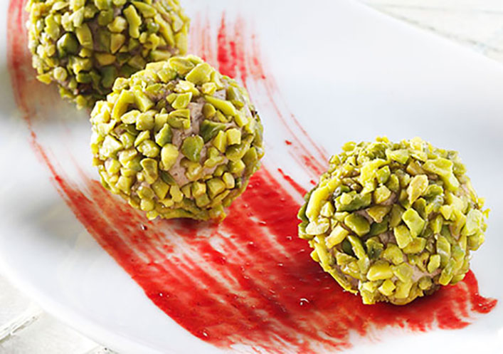 Bombones de Pavo y salsa de de arándanos con pistachos americanos por la chef Stefania Corrado