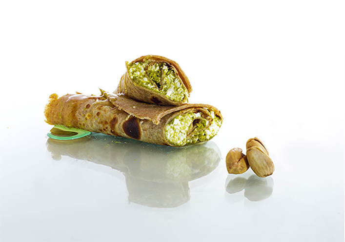 Crepe de mató y pistachos