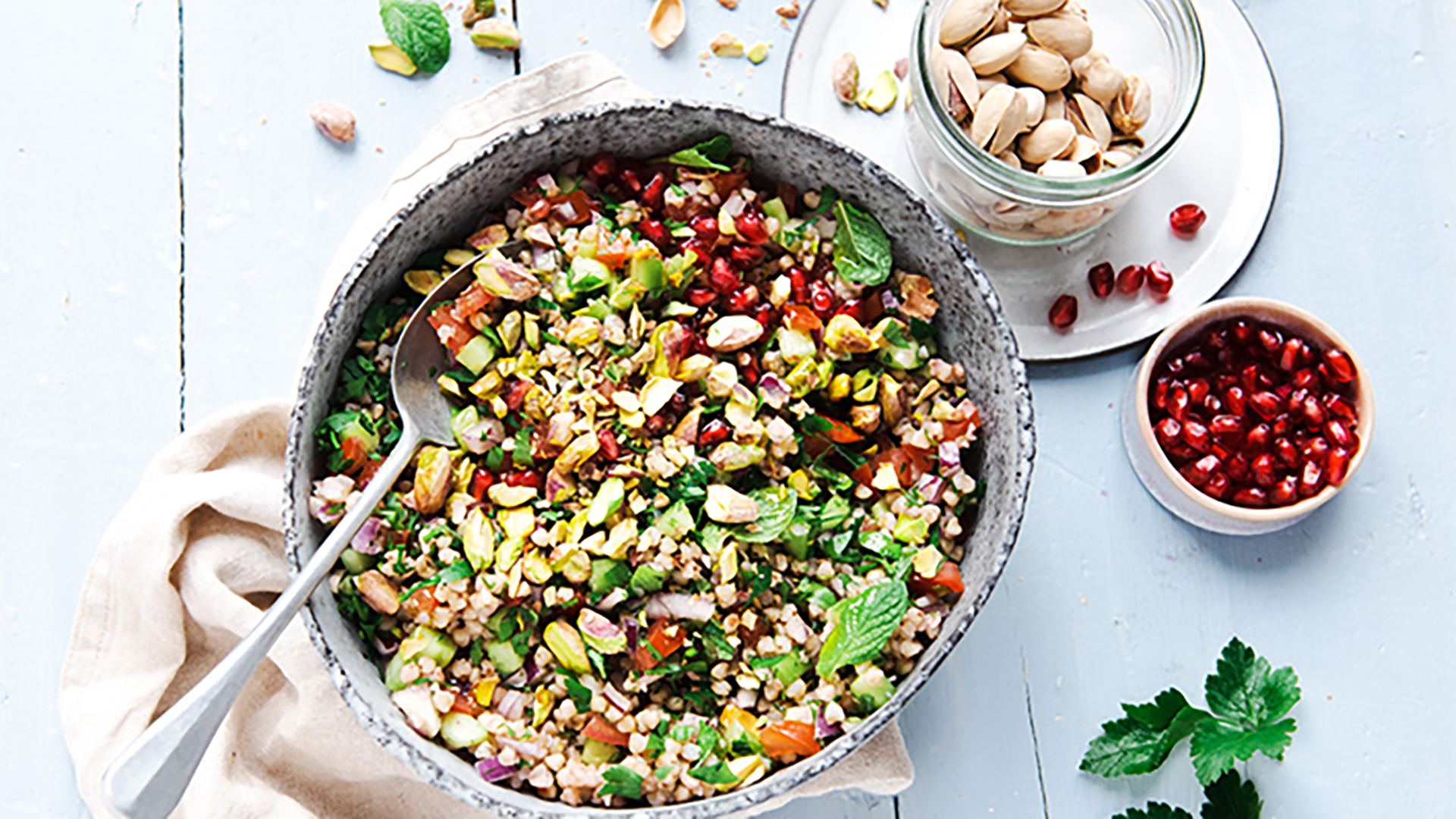 Tabulé de trigo sarraceno con pistachos