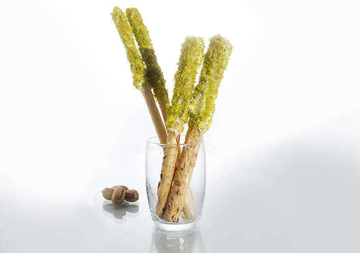 Palitos con camisa de pistacho