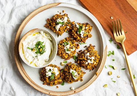 Falafel de pistacho Por la chef Kristi RoedeFalafel de pistacho