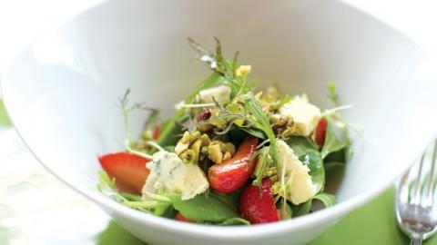 ARUGULA, "PICKLED" STRAWBERRIES, CANDIED PISTACHIOS AND CRUMBLED BLUE CHEESE SALAD 