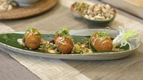 Croquetas crujientes de verduras y pistachos