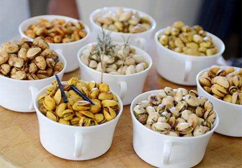 Pistachos con tomillo y ajo