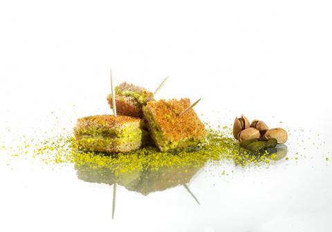  Sándwich mixto con pistachos