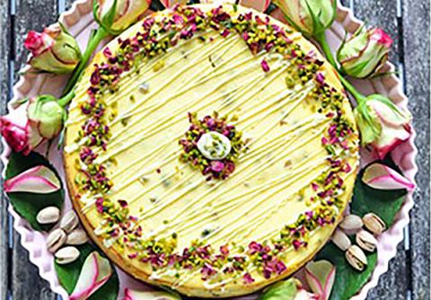 Tarta de queso con chocolate blanco y pistachos americanos