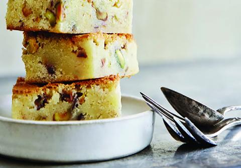 Tarta con pistachos y limón