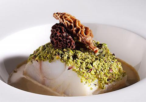 Bacalao confitado con pistachos americanos 