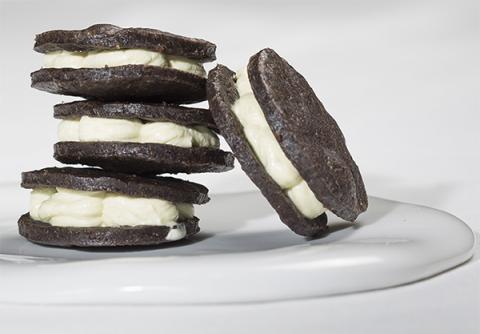 Oreo de aceituna negra y pistacho americanoSándwich de aceituna negra y pistacho americano