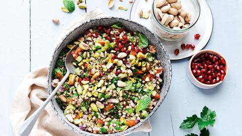 Tabulé de trigo sarraceno con pistachos