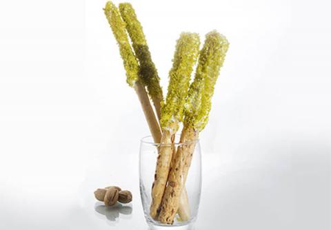 Palitos con camisa de pistacho